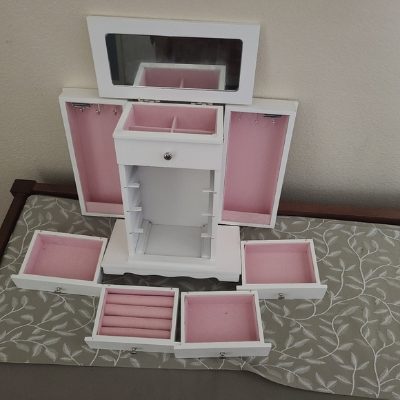 Sold!! - Picture 1 of 8